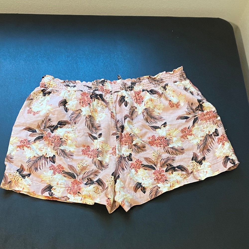 Floral Print Women's Tie Front Elastic Waist Linen Shorts - Picture 4 of 7